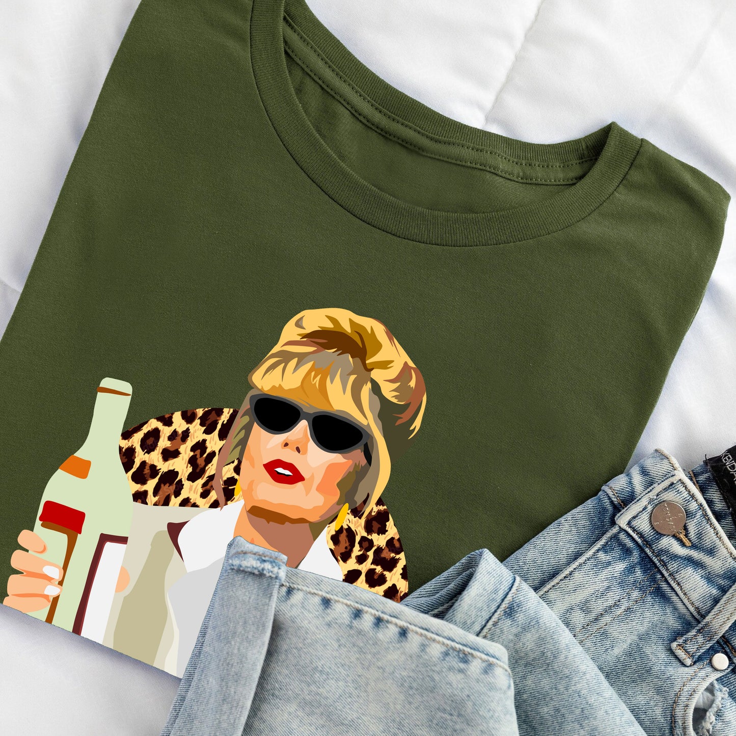 I'M NOT OLD, I'M VINTAGE - Absolutely Fabulous T-Shirt