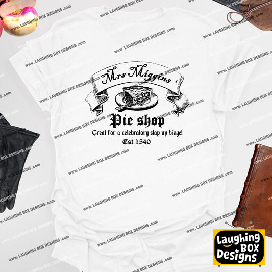 MRS MIGGINS' PIE SHOP / Slap up Binge - Blackadder Comedy T-Shirt